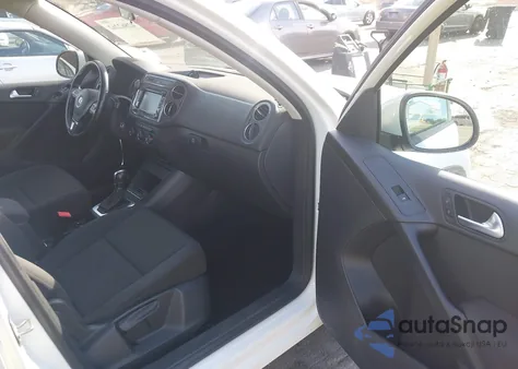 2015 Volkswagen Tiguan S z USA, uszkodzony, nr VIN WVGAV7AX0FW569507